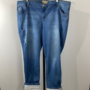 💚 DEMOCRACY CROPPED/SKINNY DISTRESSED JEANS